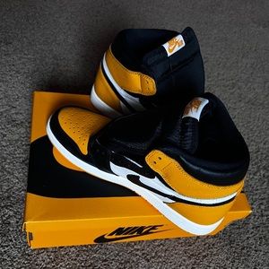 Air Jordan retro 1 taxi. Brand new never tried on. Size 11 men clean free home.